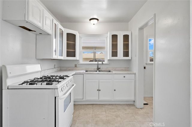 537 E Trenton, San Bernardino, CA 92404