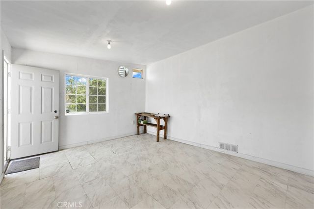 537 E Trenton, San Bernardino, CA 92404