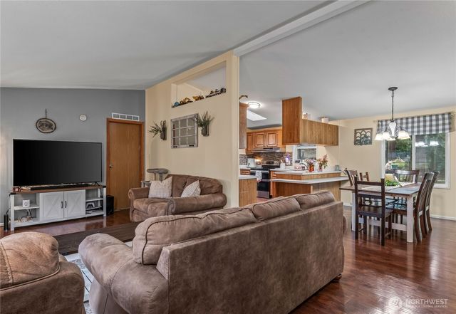 302 Port Hadlock Heights Road, Port Hadlock, WA 98339