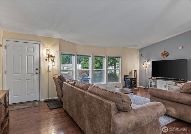 302 Port Hadlock Heights Road, Port Hadlock, WA 98339