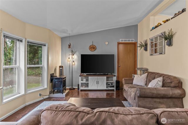 302 Port Hadlock Heights Road, Port Hadlock, WA 98339