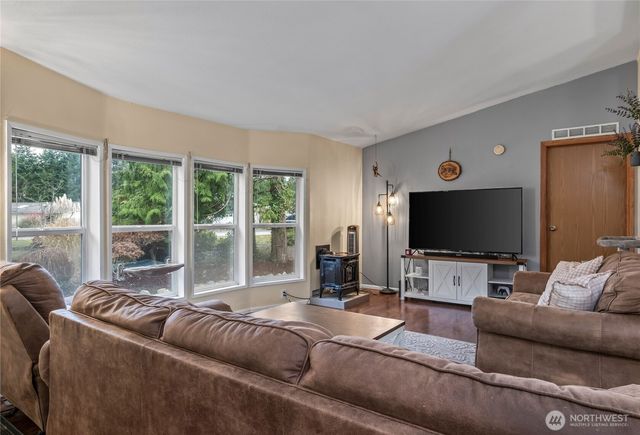 302 Port Hadlock Heights Road, Port Hadlock, WA 98339