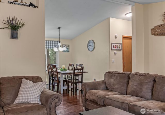 302 Port Hadlock Heights Road, Port Hadlock, WA 98339