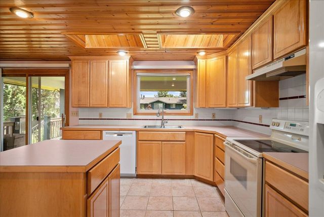 11808 N Madison St, Spokane, WA 99218