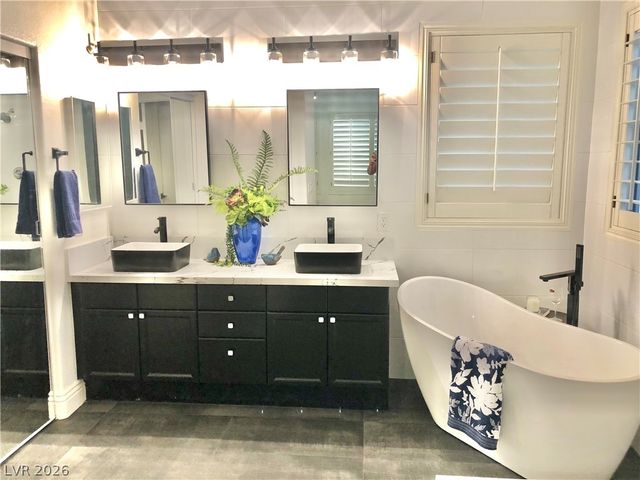 20 CHATEAU WHISTLER Court, Las Vegas, NV 89148