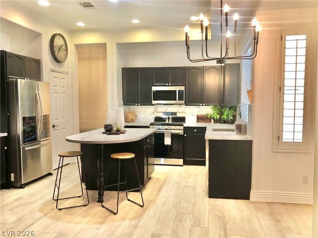 20 CHATEAU WHISTLER Court, Las Vegas, NV 89148