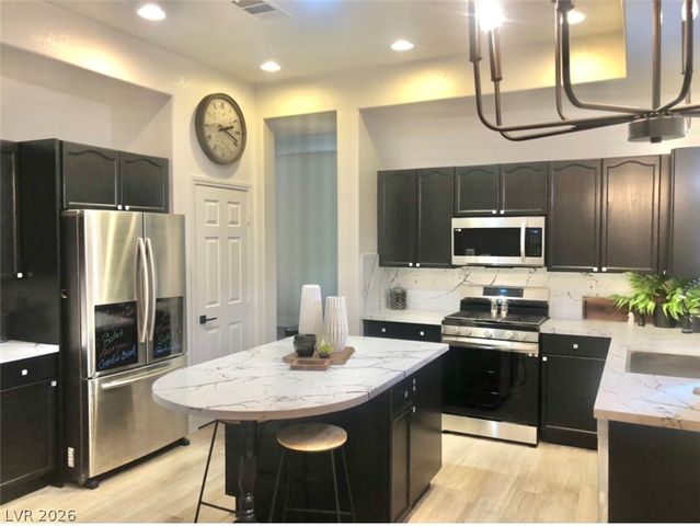 20 CHATEAU WHISTLER Court, Las Vegas, NV 89148
