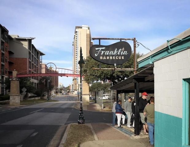 935 Olive ST, Austin, TX 78702