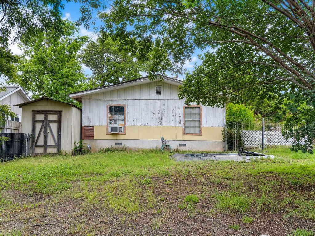 935 Olive ST, Austin, TX 78702