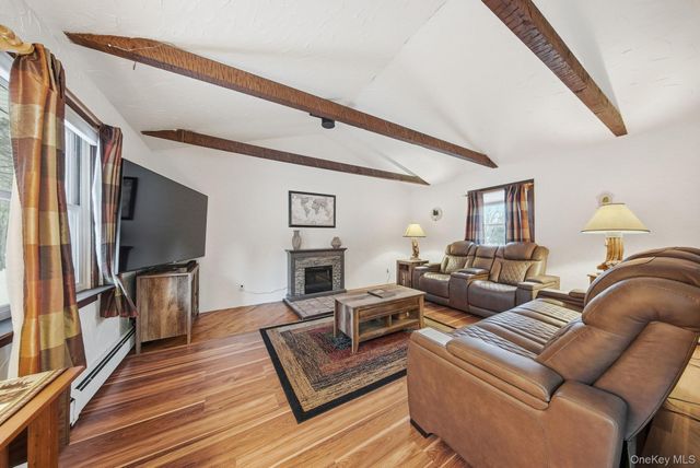 41 Low Road, Wallkill, NY 12589