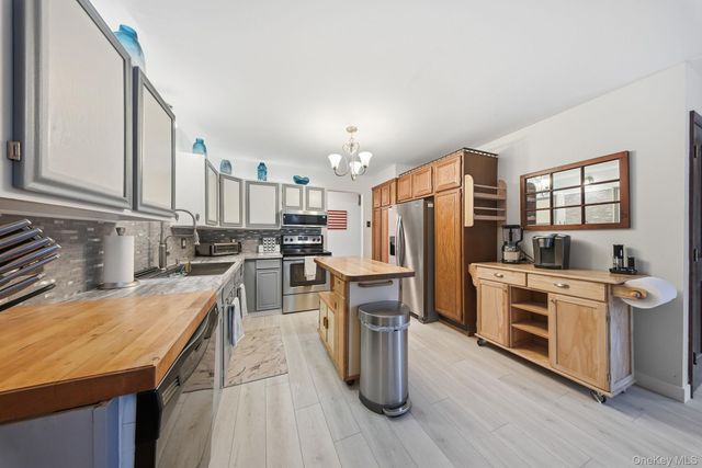 41 Low Road, Wallkill, NY 12589