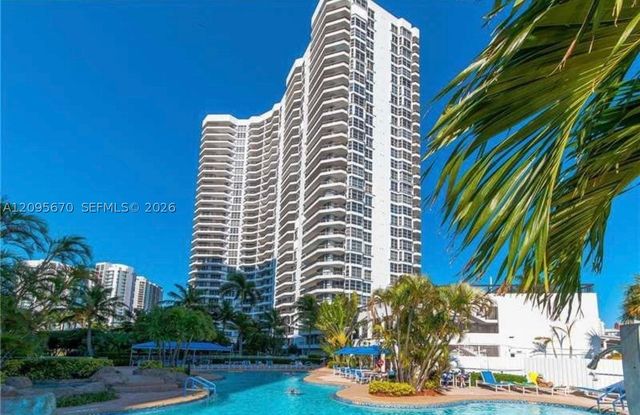 19195 NE Mystic Pointe dr 2703, Aventura, FL 33180