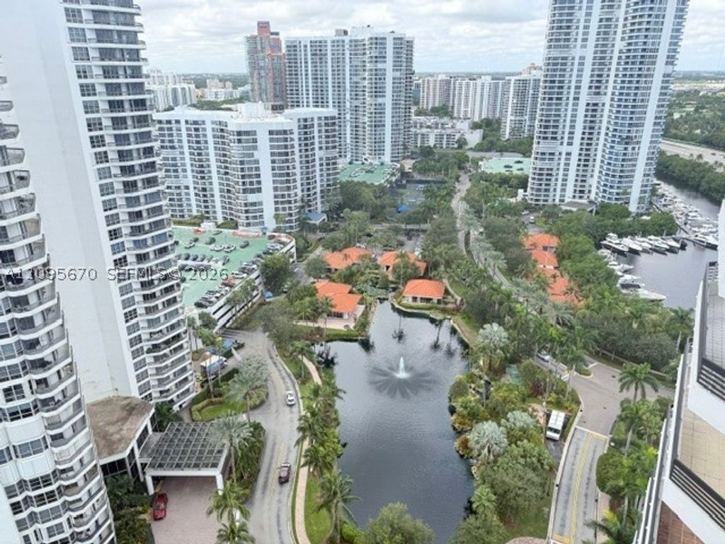 19195 NE Mystic Pointe dr 2703, Aventura, FL 33180