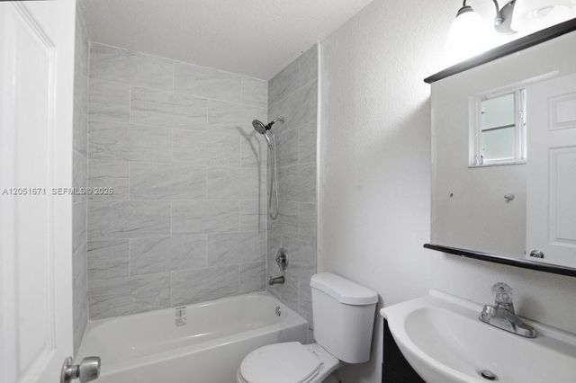 15250 SW 134th Place 110, Miami, FL 33177