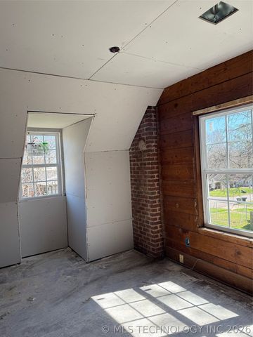 1111 N 5th Avenue, Durant, OK 74701