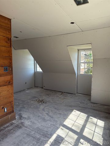 1111 N 5th Avenue, Durant, OK 74701