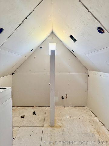 1111 N 5th Avenue, Durant, OK 74701