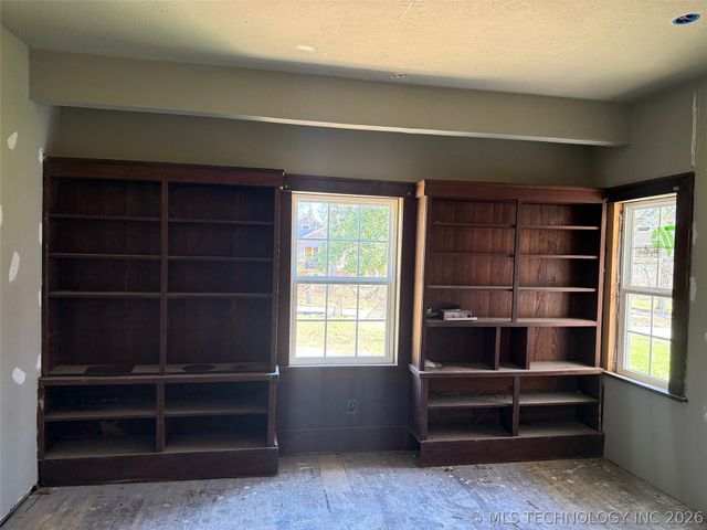 1111 N 5th Avenue, Durant, OK 74701