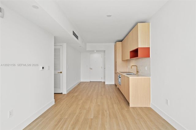 90 NE 32nd St 627, Miami, FL 33137