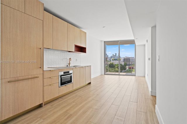 90 NE 32nd St 627, Miami, FL 33137