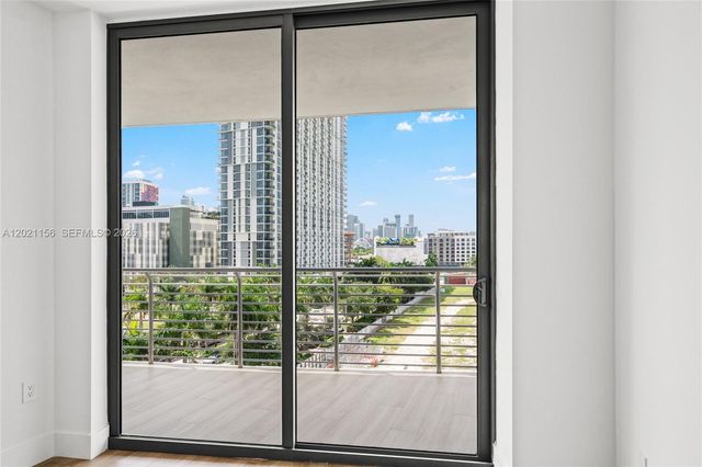 90 NE 32nd St 627, Miami, FL 33137
