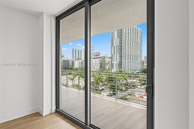 90 NE 32nd St 627, Miami, FL 33137