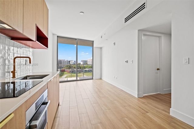 90 NE 32nd St 627, Miami, FL 33137