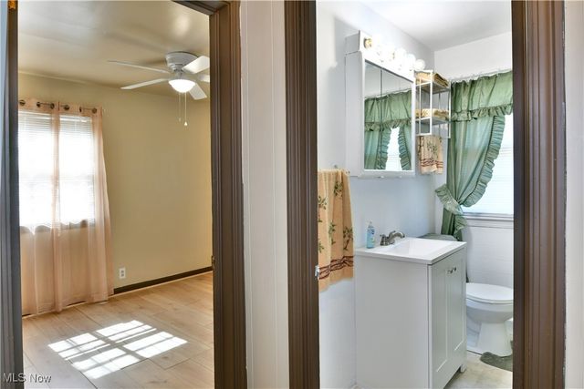 834 Compton Lane, Youngstown, OH 44502