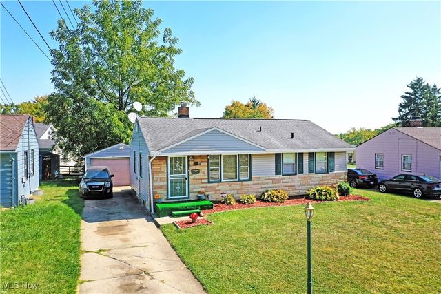 834 Compton Lane, Youngstown, OH 44502