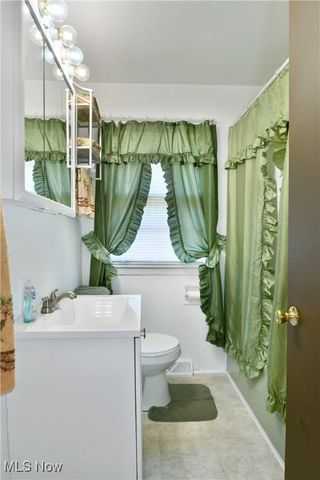 834 Compton Lane, Youngstown, OH 44502