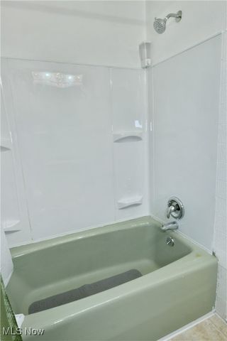 834 Compton Lane, Youngstown, OH 44502