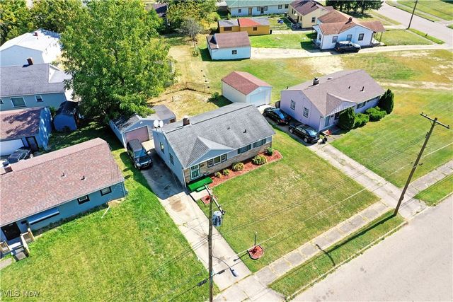 834 Compton Lane, Youngstown, OH 44502