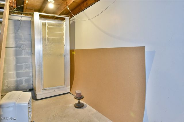 834 Compton Lane, Youngstown, OH 44502