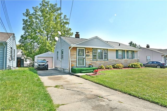 834 Compton Lane, Youngstown, OH 44502