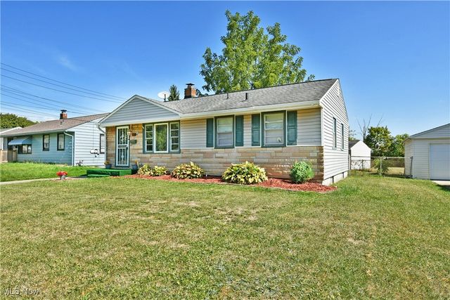 834 Compton Lane, Youngstown, OH 44502