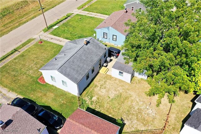 834 Compton Lane, Youngstown, OH 44502