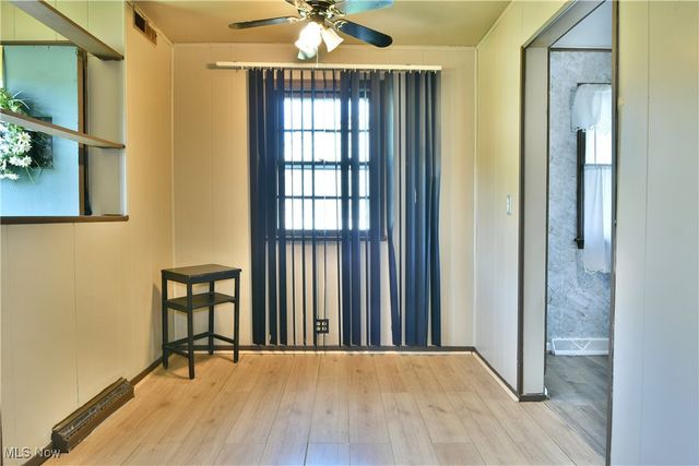 834 Compton Lane, Youngstown, OH 44502