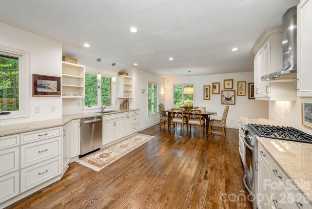 117 Tarnhill Drive, Flat Rock, NC 28731
