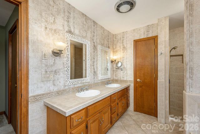 117 Tarnhill Drive, Flat Rock, NC 28731