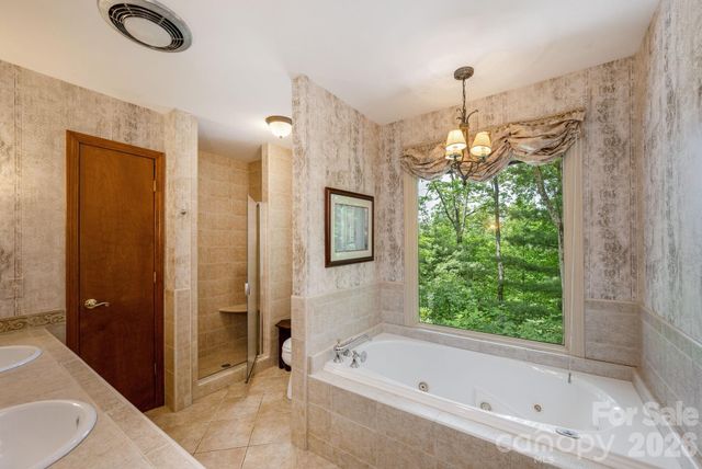 117 Tarnhill Drive, Flat Rock, NC 28731