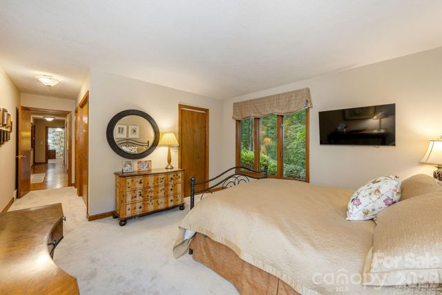 117 Tarnhill Drive, Flat Rock, NC 28731