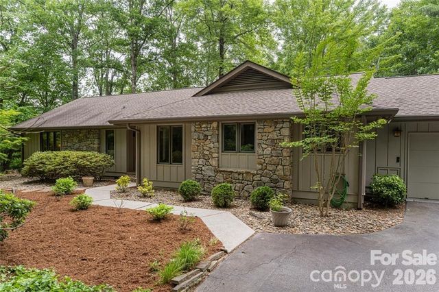 117 Tarnhill Drive, Flat Rock, NC 28731