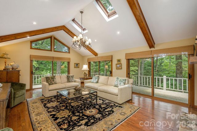 117 Tarnhill Drive, Flat Rock, NC 28731