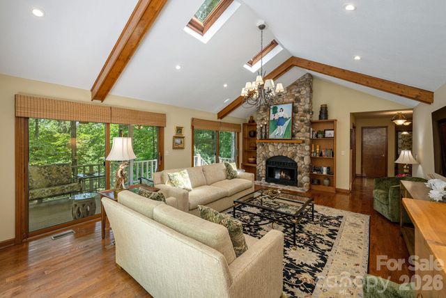117 Tarnhill Drive, Flat Rock, NC 28731