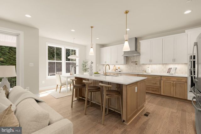 9313 LINDEN AVE, Bethesda, MD 20814