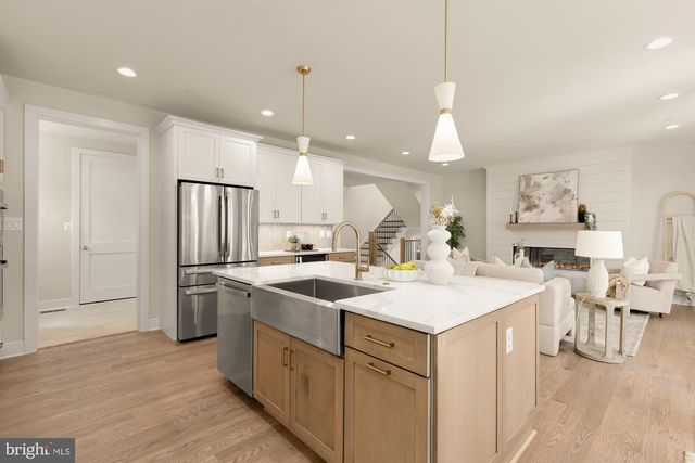 9313 LINDEN AVE, Bethesda, MD 20814