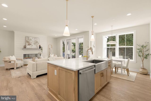 9313 LINDEN AVE, Bethesda, MD 20814