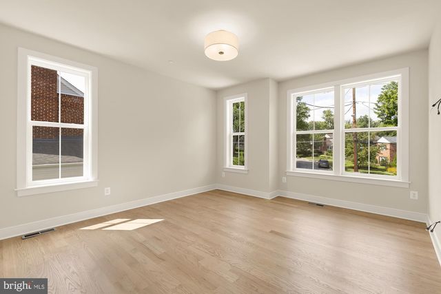 9313 LINDEN AVE, Bethesda, MD 20814