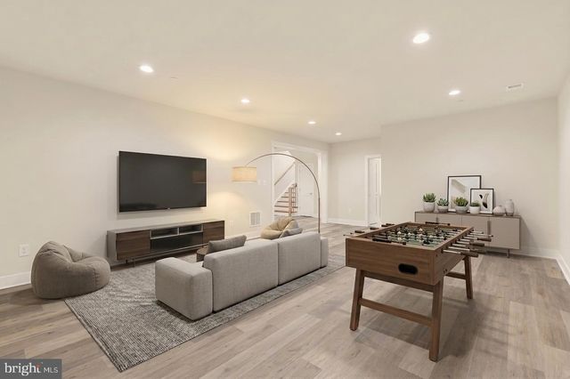 9313 LINDEN AVE, Bethesda, MD 20814