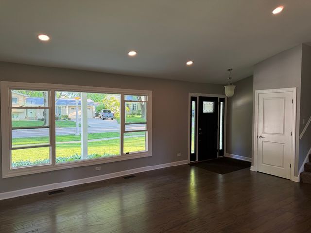 910 Fairlawn Avenue, Libertyville, IL 60048